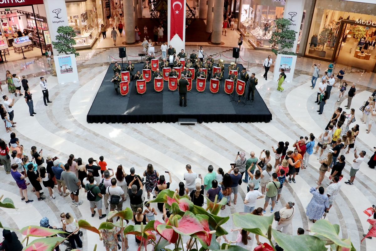 Ege Ordusu Bölge Bandosu, 30 Ağustos Zafer Bayramı dolayısıyla konser verdi