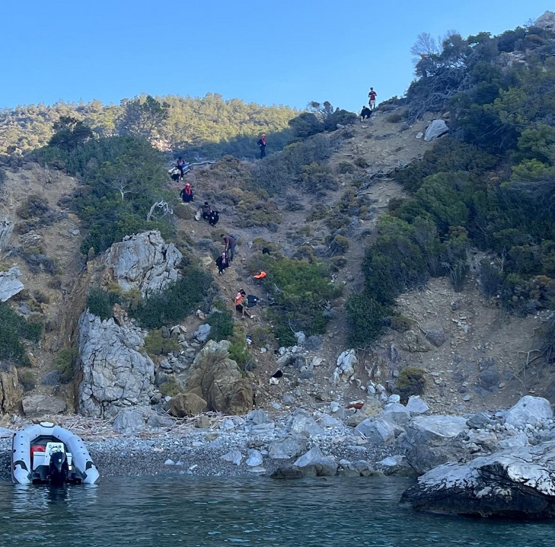 Muğla açıklarında 27 düzensiz göçmen kurtarıldı, 26 göçmen yakalandı