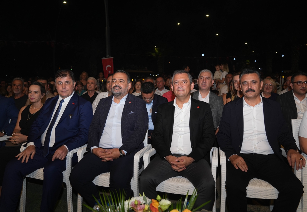 CHP Genel Başkanı Özel, Dikili Kültür Demokrasi ve Emek Festivali'nde konuştu
