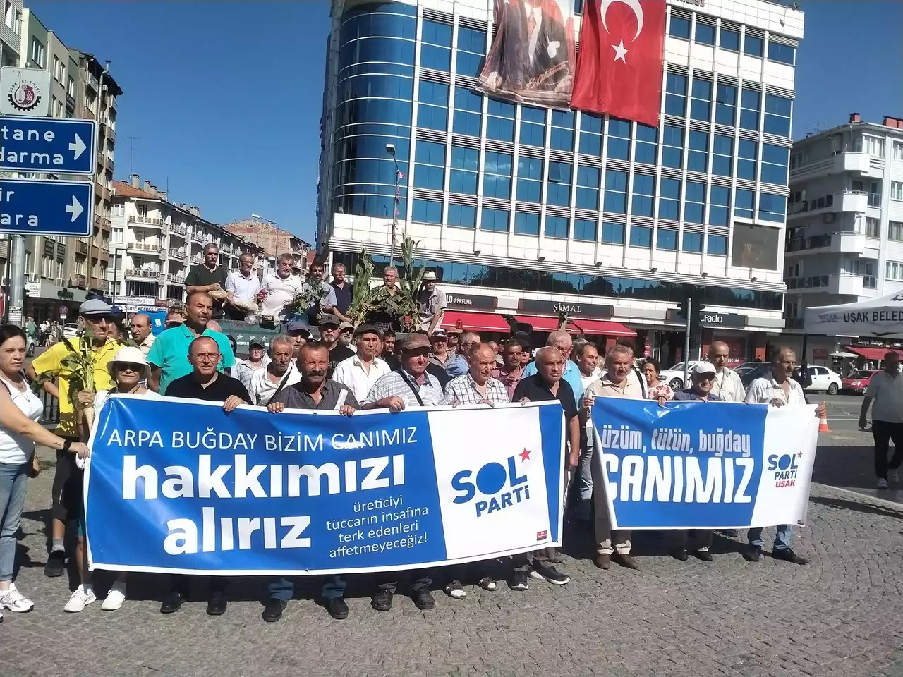 Uşak’ta Sol Parti Üyeleri Hükümetin Tarım Politikalarını Eleştirdi