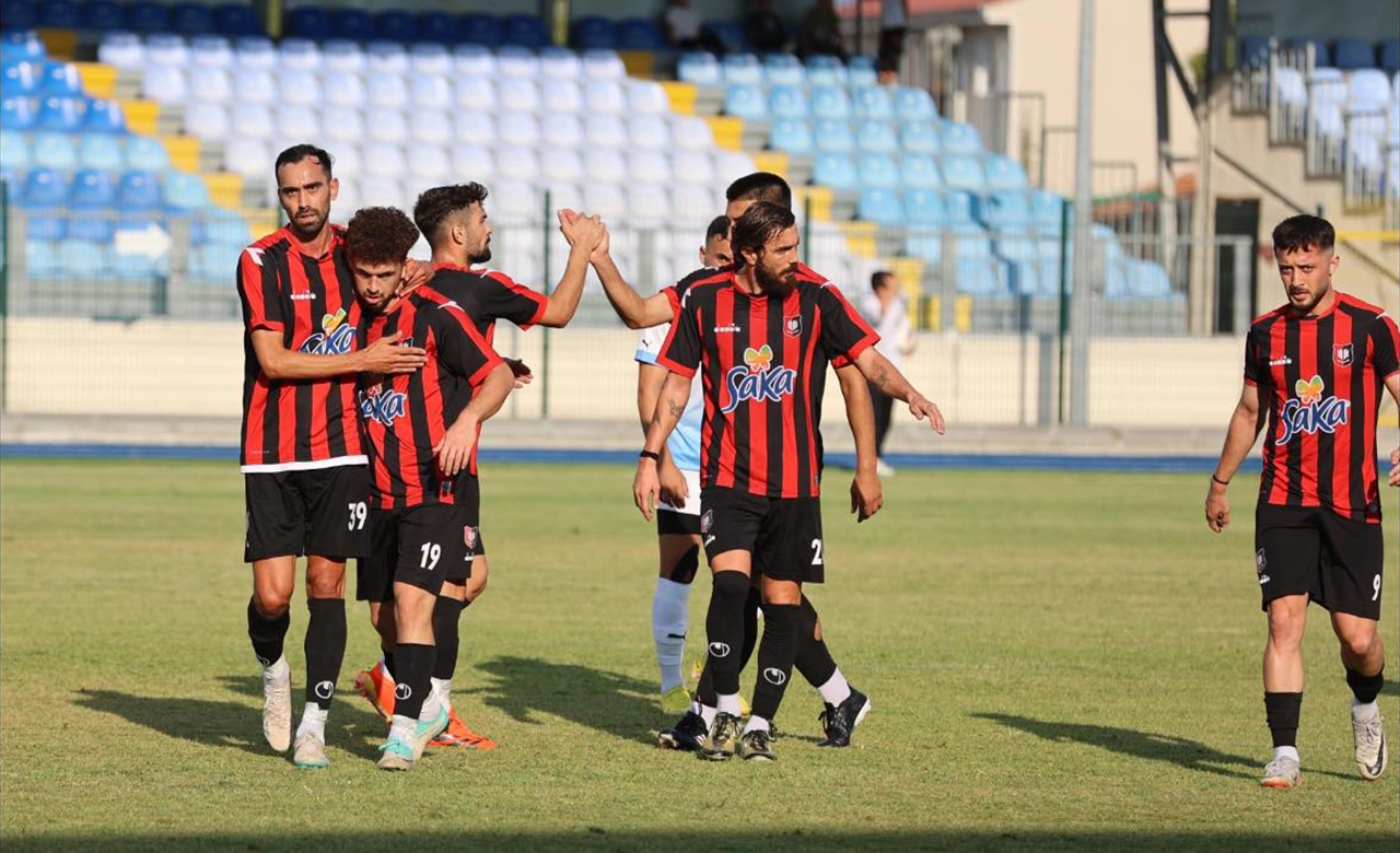 Uşakspor'da Forma Krizi! Yeni Sezon Formaları Nerede?