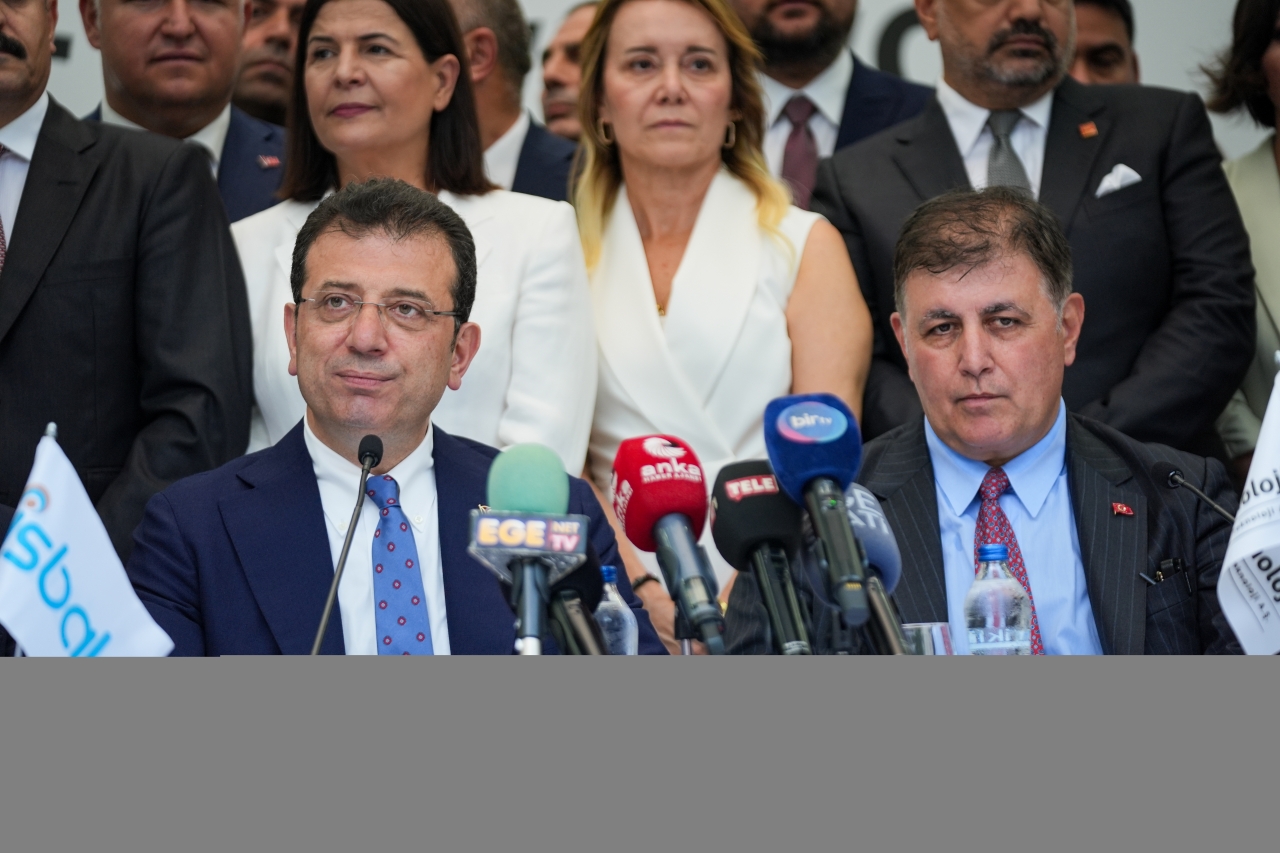 İzmir ile İstanbul büyükşehir belediyeleri arasında işbirliği protokolü imzalandı