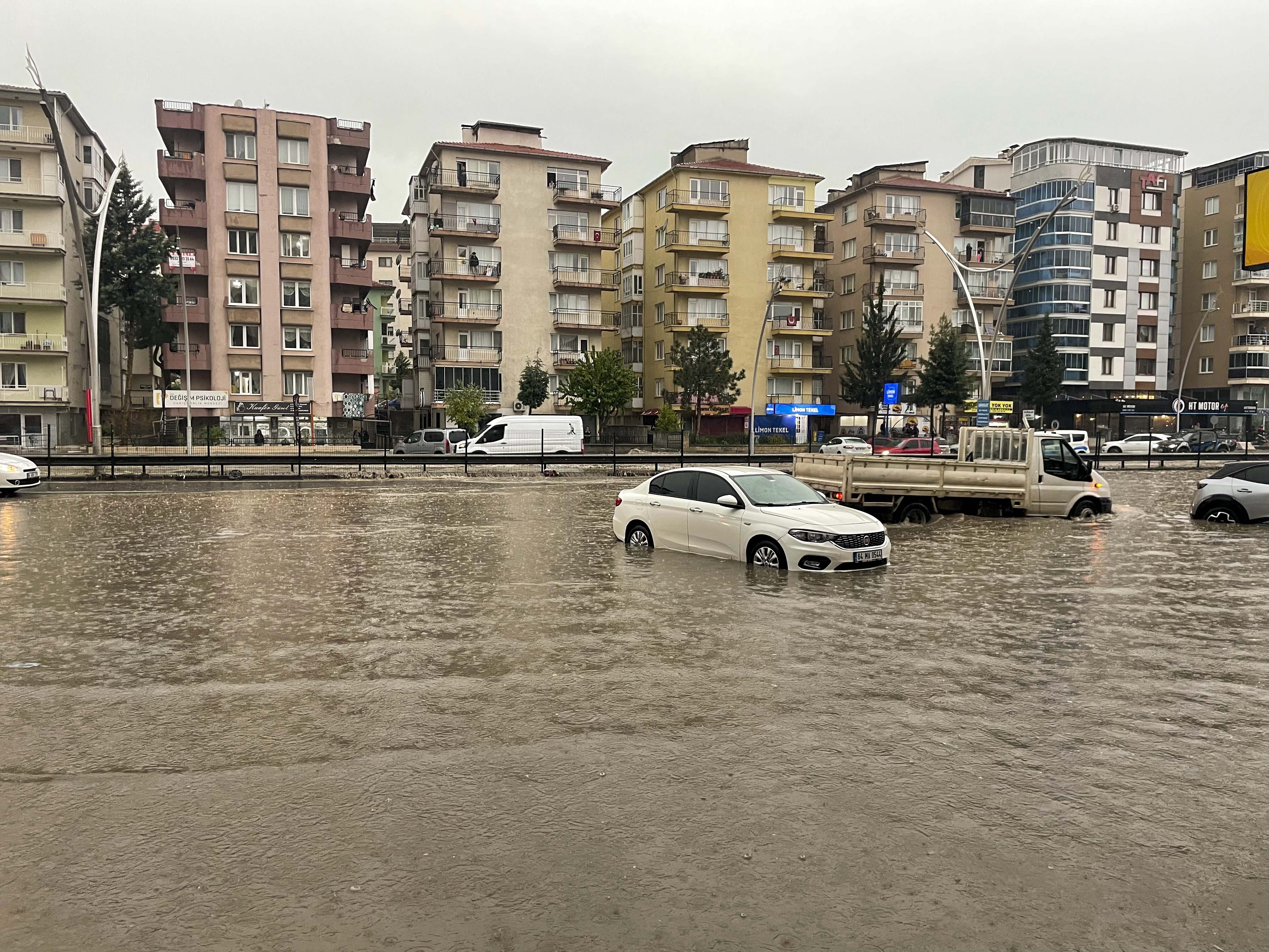 Uşak'ta Yeniden Yağış Bekleniyor Su Baskınına Dikkat..!