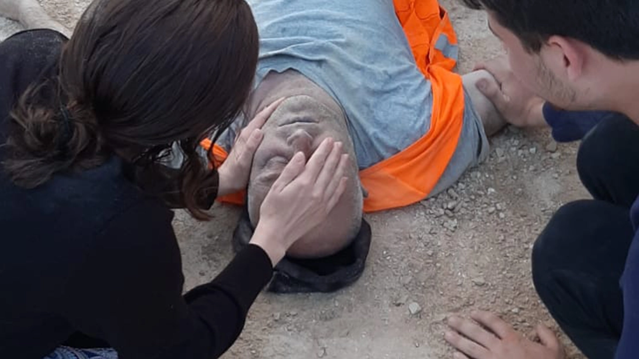 Manisa'daki fabrikada üzerine yük devrilen işçi hayatını kaybetti