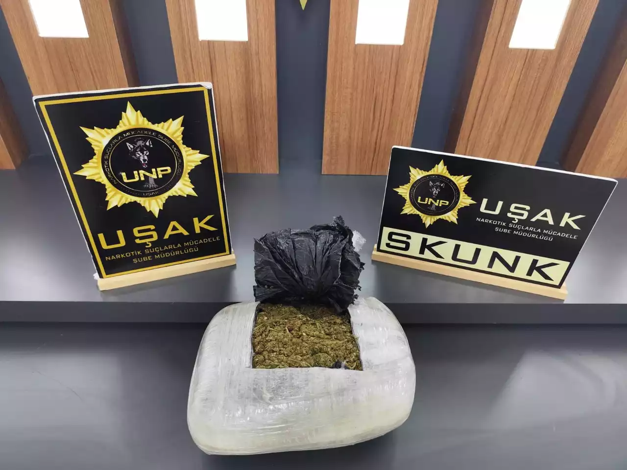 Uşak’ta Bin 800 Gram Skunk Ele Geçirildi