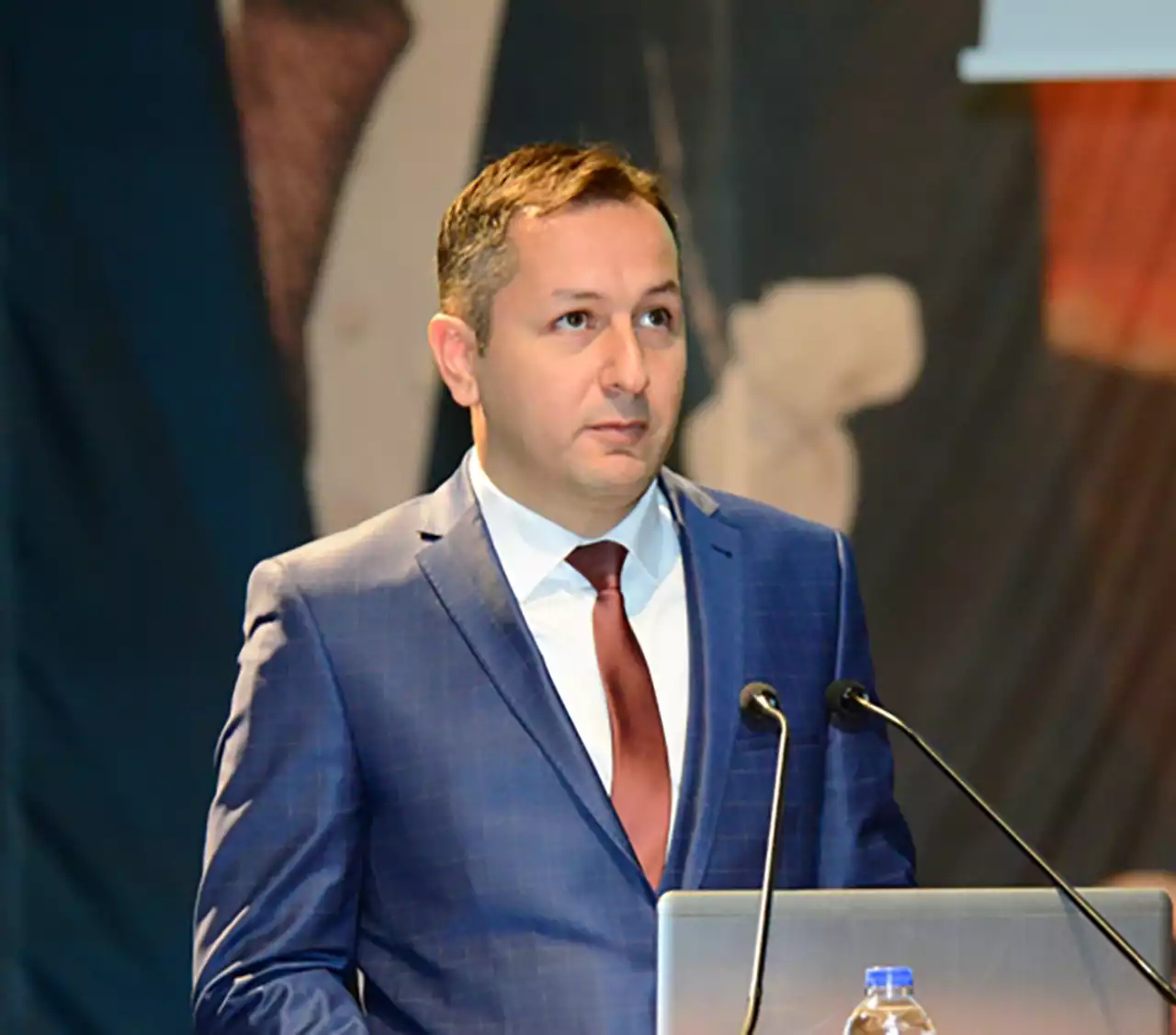 Vali Ergün “Özel Kalemimi Ben Tutuyorum Yoksa Kendi Gidecek”