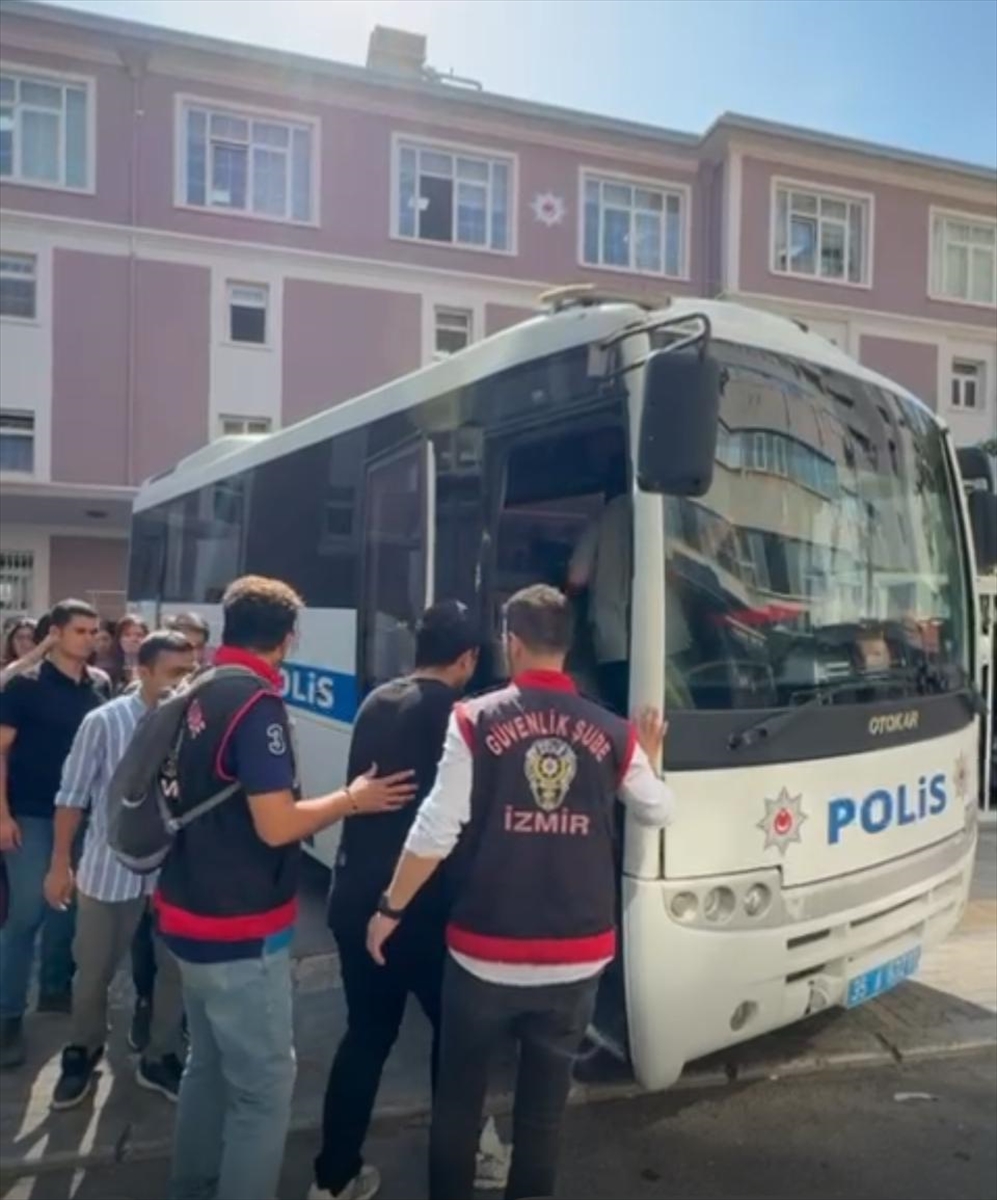 İzmir'de ABD vatandaşı sivil giyimli askerlere saldırıyla ilgili tutuklanan şüpheliler tahliye edildi