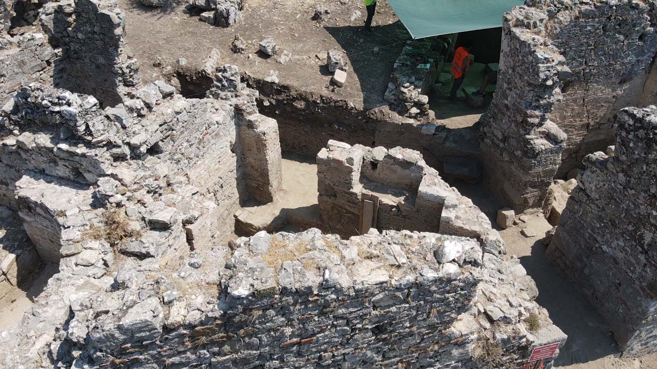 Kaunos Antik Kenti'ndeki kazılarda sarnıç ve sağlık sistemine ait kalıntılara rastlandı