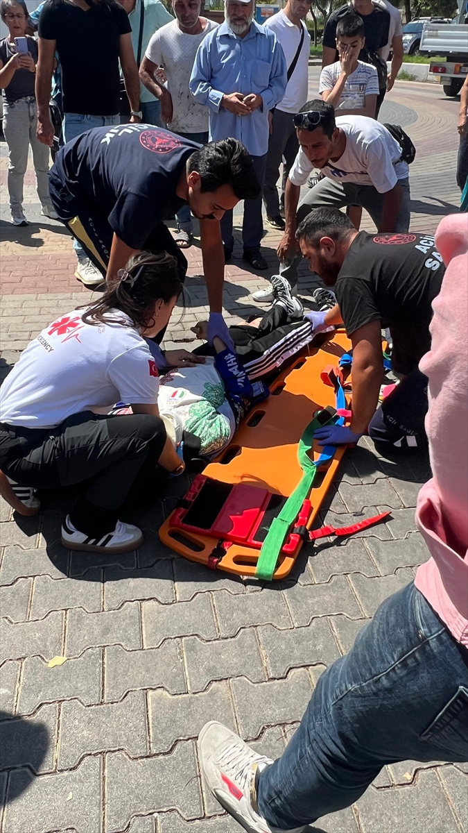 Nazilli’de üç aracın çarpıştığı kazada motosiklet sürücüsü yaralandı