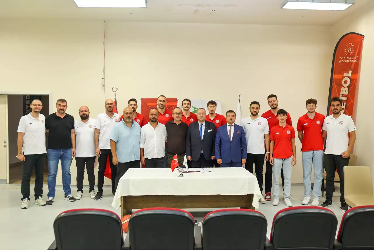 Uşak’ta Basketbol Takımına Sponsor Adayem Oldu
