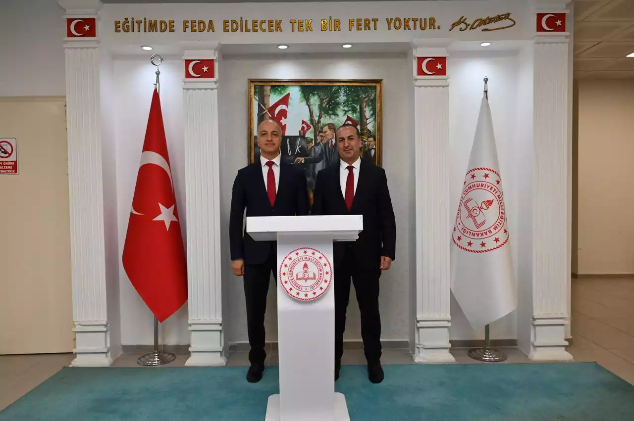Millî Eğitim Bakanlığı İnşaat Genel Müdürü Uşak’ta Yenilenen Okulları İnceledi