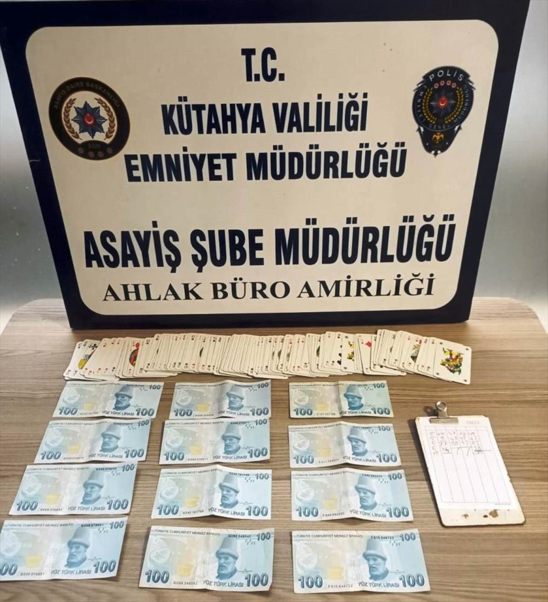 Kütahya'da kumar oynayan 4 kişi suçüstü yakalandı