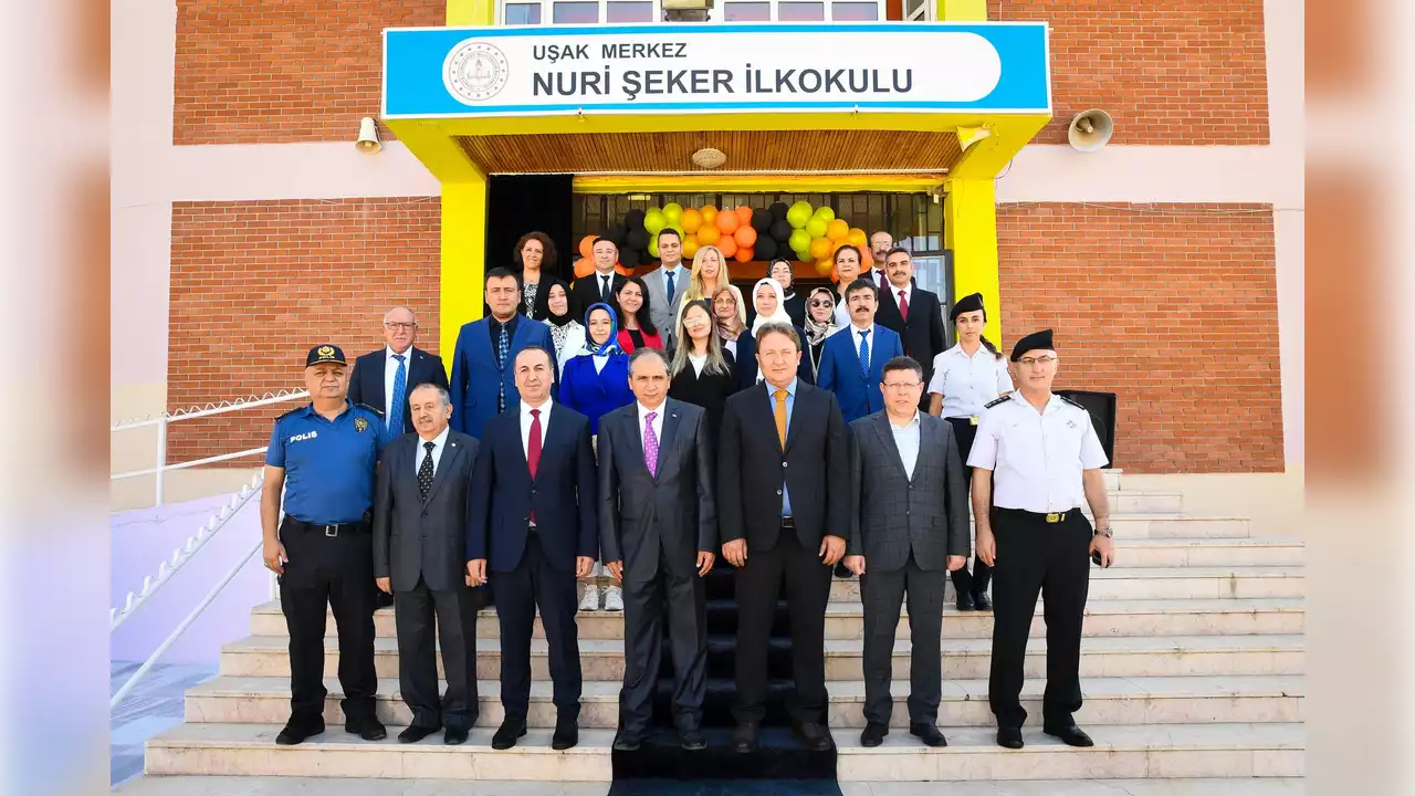 Uşak’ta 60 Bin Öğrenci İçin Zil Çaldı