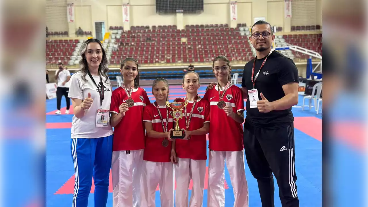 Uşak’lı Karateciler Isparta’yı Fethetti