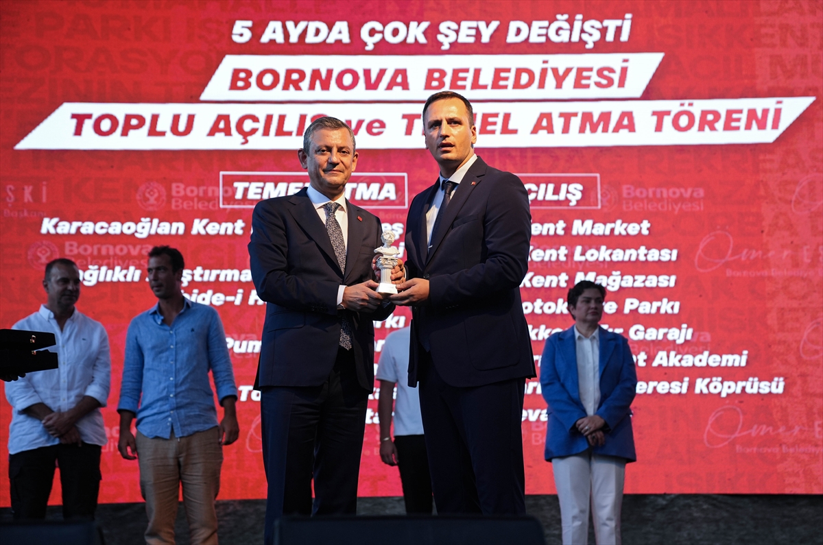 CHP Genel Başkanı Özgür Özel, İzmir'de Konuştu