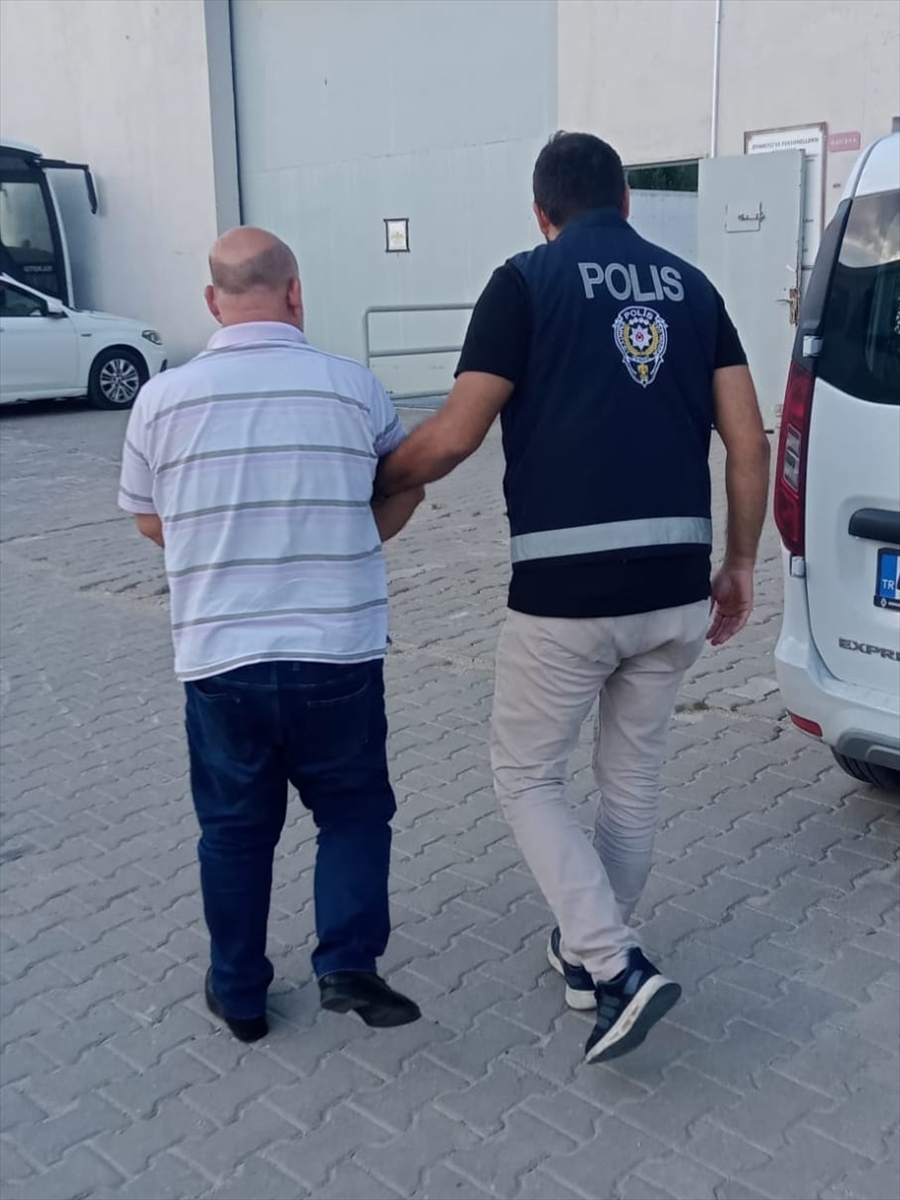 Manisa'da otobüsteki altın bulunan çantayı çaldığı iddia edilen muavin tutuklandı