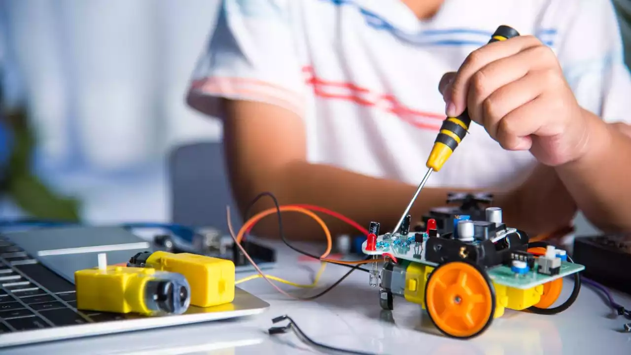 Uşak’ta Robotik Kodlama Kursu Başlıyor