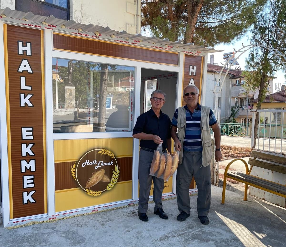 Uşak Karahallı’da Halk Ekmek Satışları Başladı