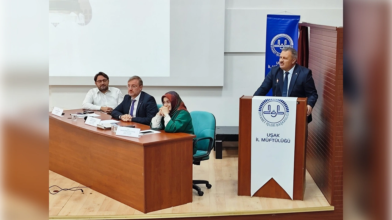 Uşak’ta Hadis Ezberleme Yarışması Düzenlendi