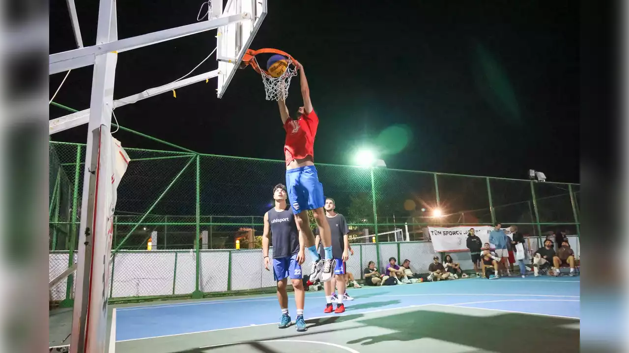 Hareketlilik Haftasında Uşak’ta Sokak Basketi Turnuvası Yapıldı