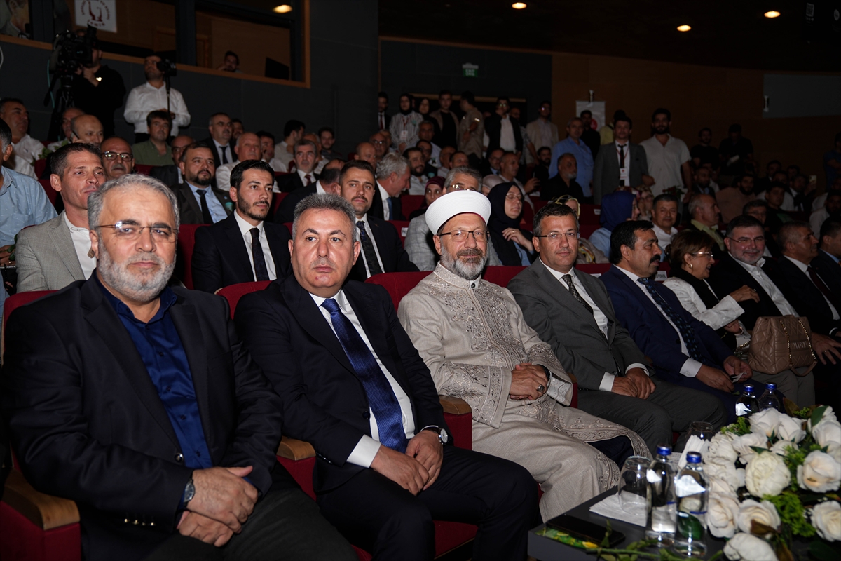 Başkan Erbaş, İzmir'deki Mevlid-i Nebi Haftası Programı'nda konuştu: