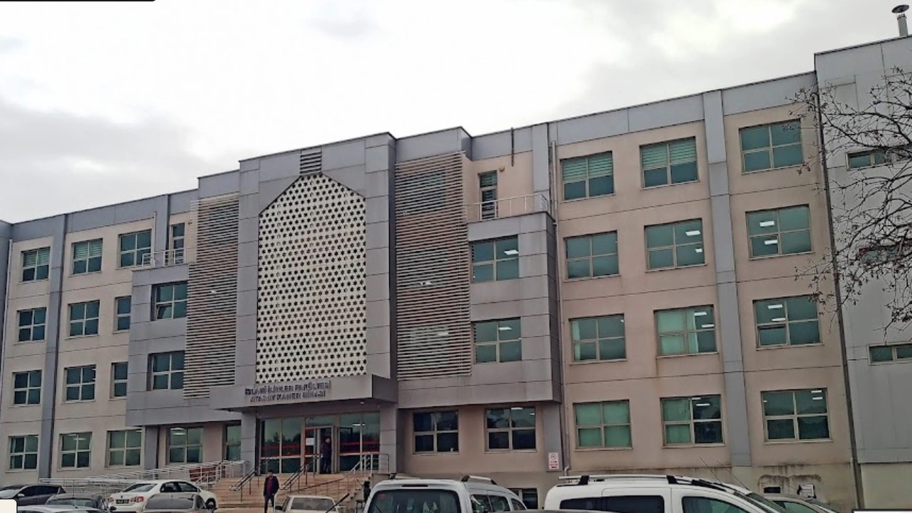 Uşak Üniversitesi'nde Fakülte İsmi Değişti