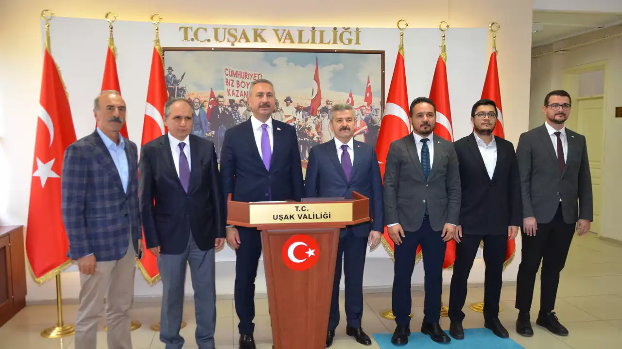 AK Parti Grup Başkanvekili Gül, Uşak'ta konuştu: