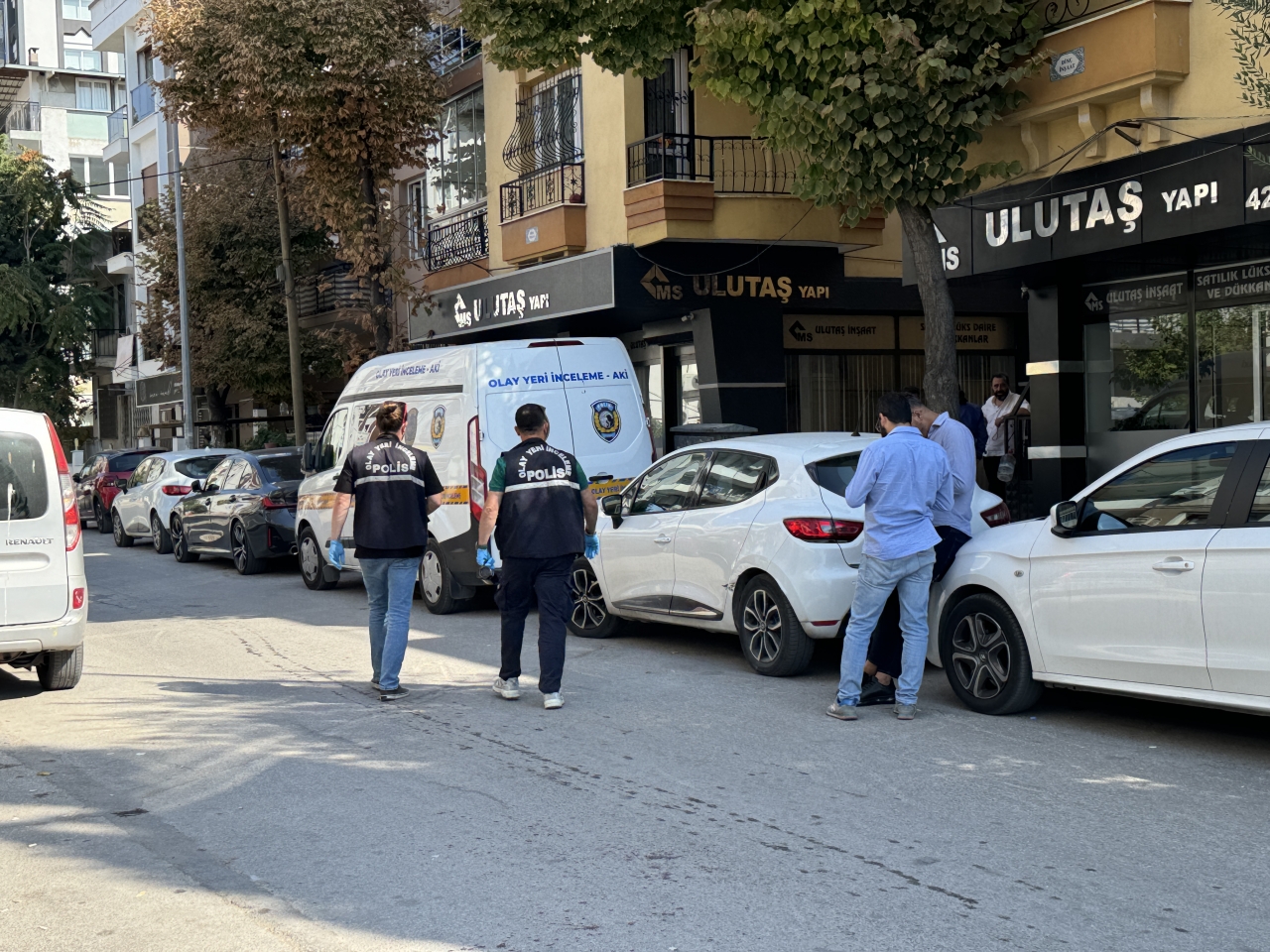 İzmir'de çıkan kavgada bıçaklanan kişi öldü