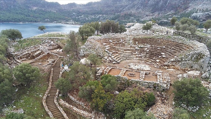 Amos'un antik tiyatrosundaki kazılar bu yıl sonunda tamamlanacak
