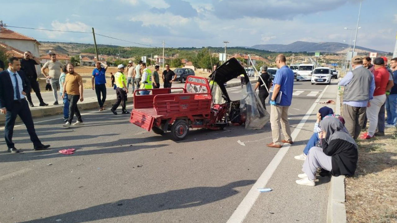 Ticari Araç Elektrikli Bisiklete Çarptı, Yaşlı Adam Hayatını Kaybetti