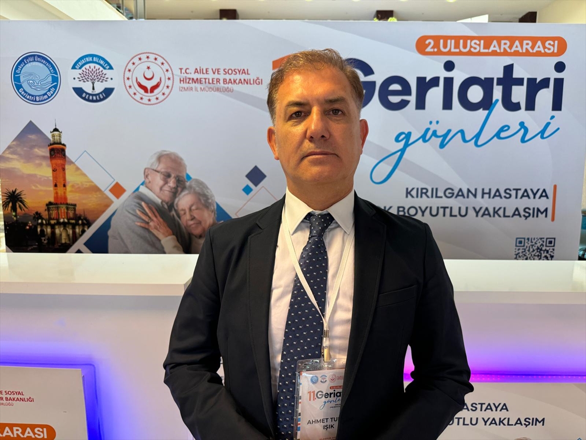 İzmir'de Geriatri Günleri düzenlendi