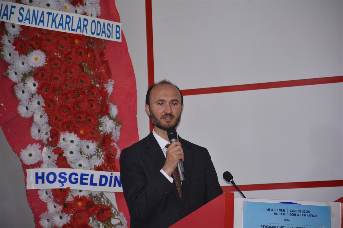 İscehisar'da "Peygamberimiz ve Şahsiyet İnşası" konulu konferans verildi