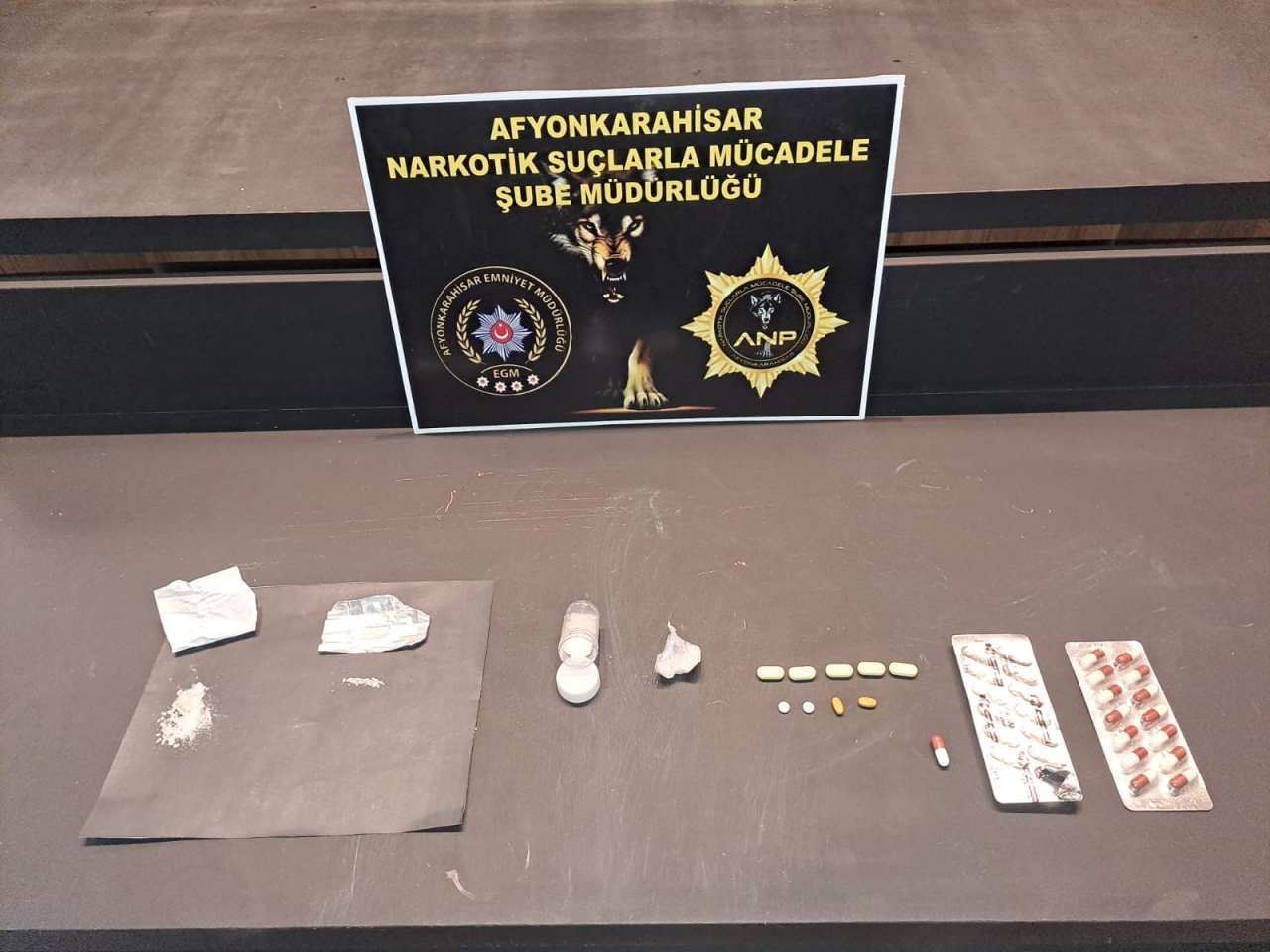 Afyonkarahisar'da uyuşturucu operasyonunda 4 zanlı tutuklandı