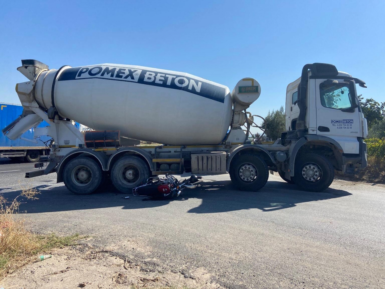 Manisa'da beton mikseri ile çarpışan motosikletin sürücüsü öldü