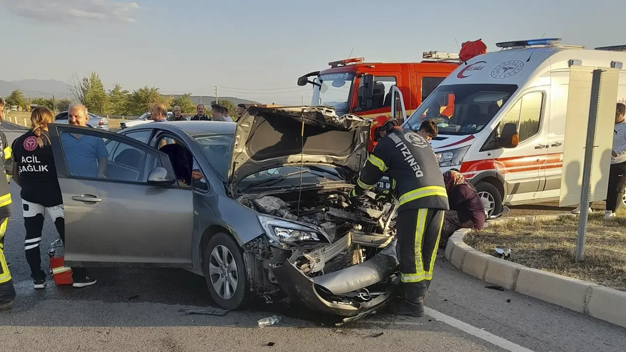 Aydın'da cip ve tırın çarpıştığı kazada 3 kişi yaralandı