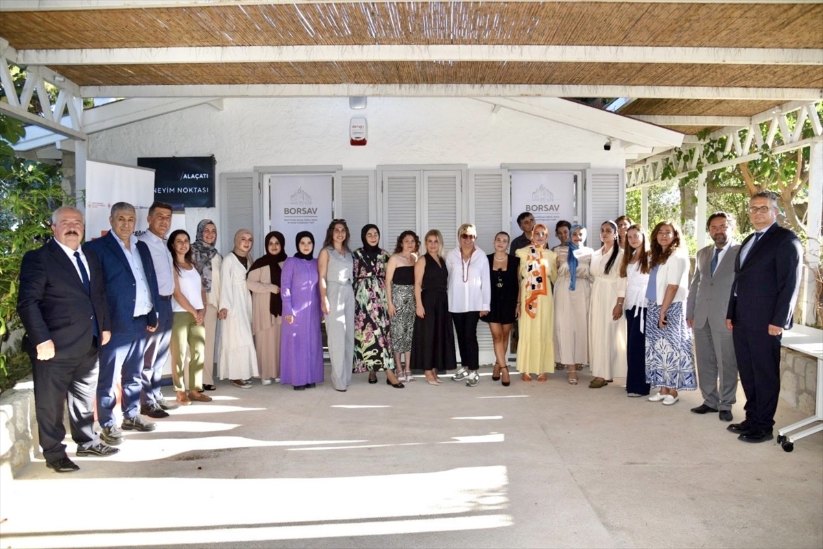 İzmir'de "Denizin Üreten Kadınları" projesi 13 kadını iş sahibi yaptı