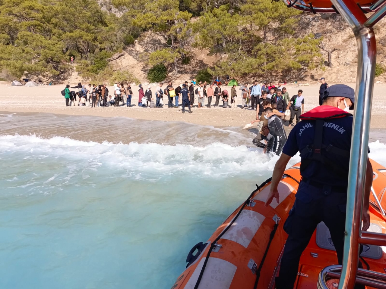 Fethiye'de 52 düzensiz göçmen yakalandı