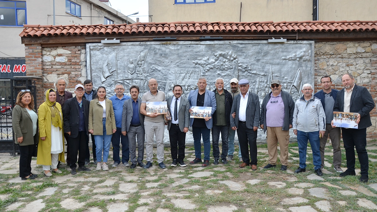 Kent Konseyi Başkanı Karadedeli, Uşak Sevdalıları İle Bir Araya Geldi