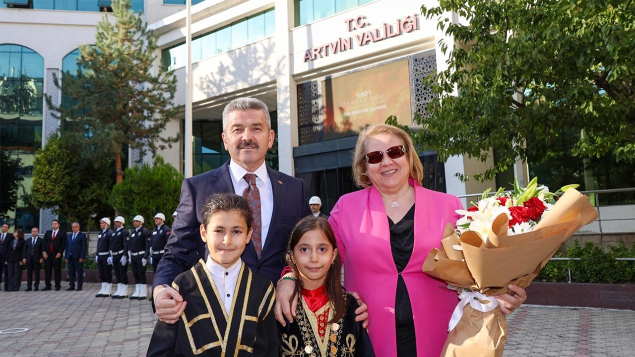 Uşak Eski Valisi Turan Ergün, Yeni Görevine Başladı