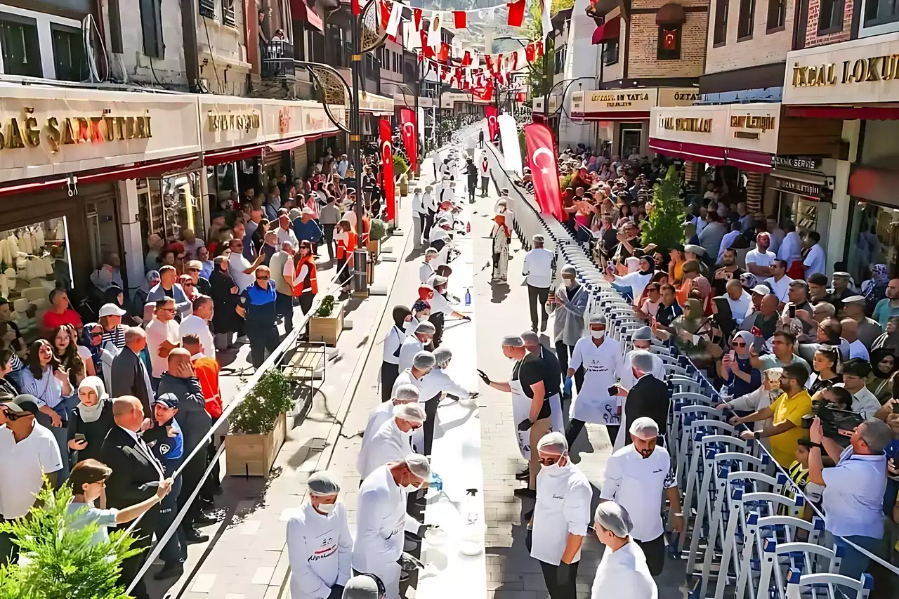 Uşak Tarhanası'dan Sonra Afyon Lokumu da Guinnes Rekorlar Kitabı'nda
