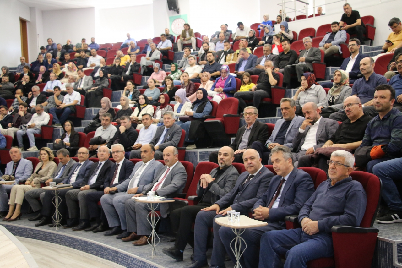 Kütahya'da okul müdürlerine "İyilikte Yarışan Sınıflar Projesi" tanıtıldı