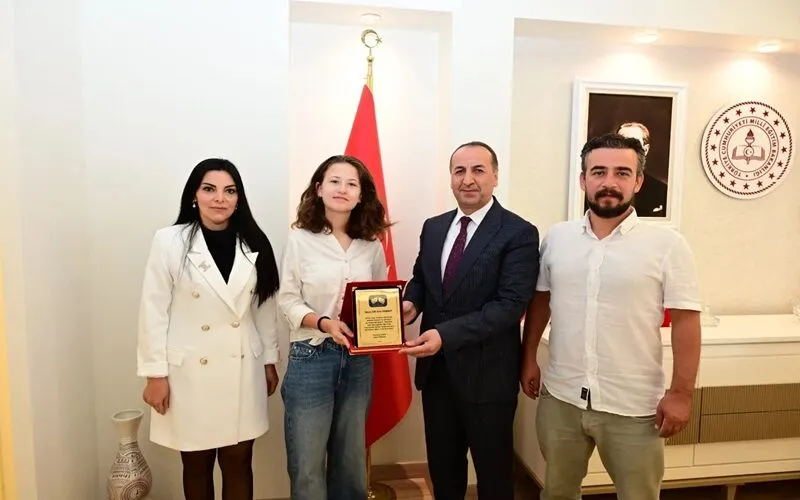 Uşak’ın Gururu Elif Azra Başhan Ödüllendirildi