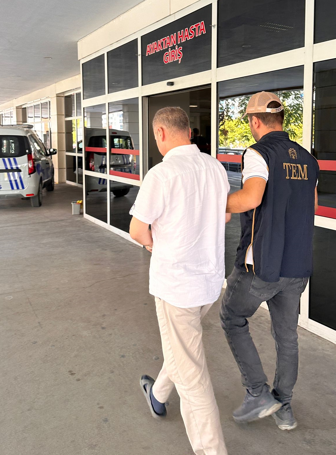 Manisa'da firari FETÖ üyesi karı koca yakalandı