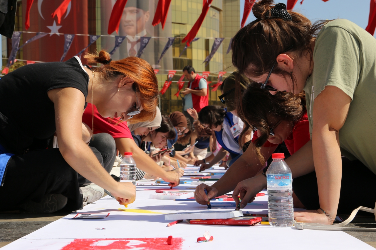 Aydın'da "Filistinli çocuklar için çiz" etkinliği düzenlendi