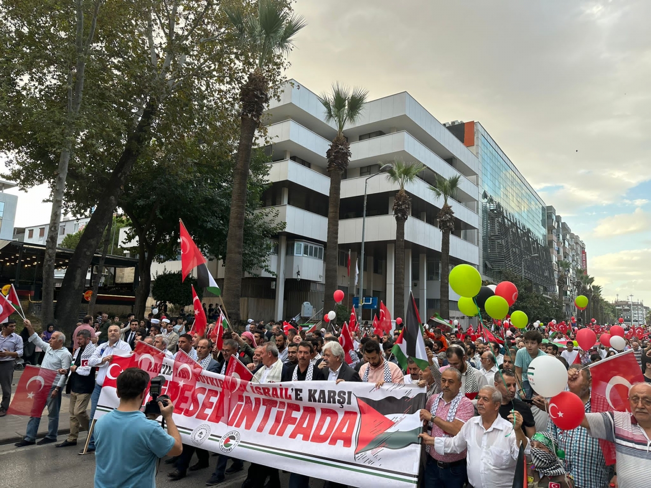 Denizli'de, İsrail'in Filistin'e yönelik saldırıları protesto edildi