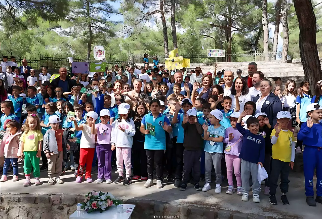Başkan Yalım Hayvanat Bahçesi’nde Hayvan Sevgisini Anlattı