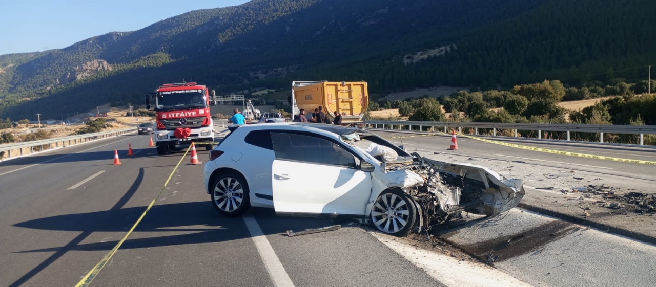 Denizli'de kamyona çarpan otomobildeki Mehmet Ulusan öldü