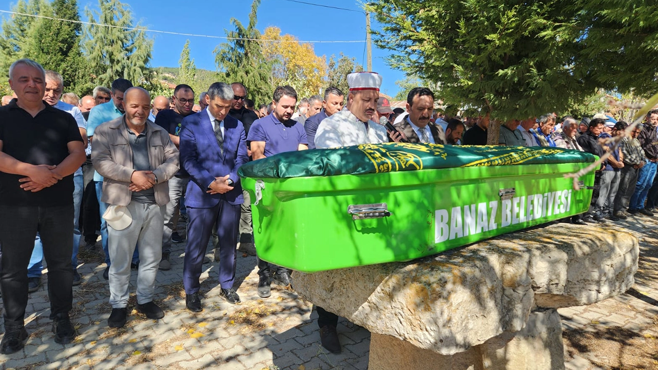 Uşak Valisi Aktaş, Himmet Yaşar'ı Acılı Gününde Yalnız Bırakmadı