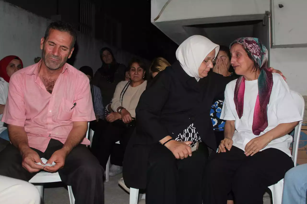 Cumhurbaşkanı Erdoğan, Uşak'ta öldürülen Pelin'in Ailesiyle Görüştü