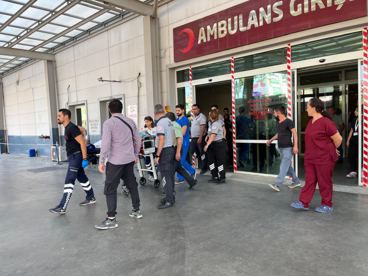 Aydın'da ikinci kattaki balkondan düşen 3 yaşındaki çocuk ağır yaralandı